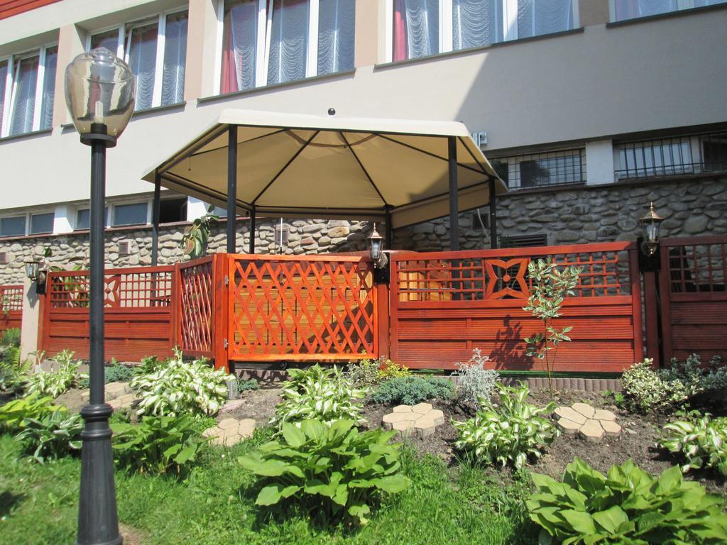 Gwarek Centrum Wypoczynkowe Устрон Екстериор снимка